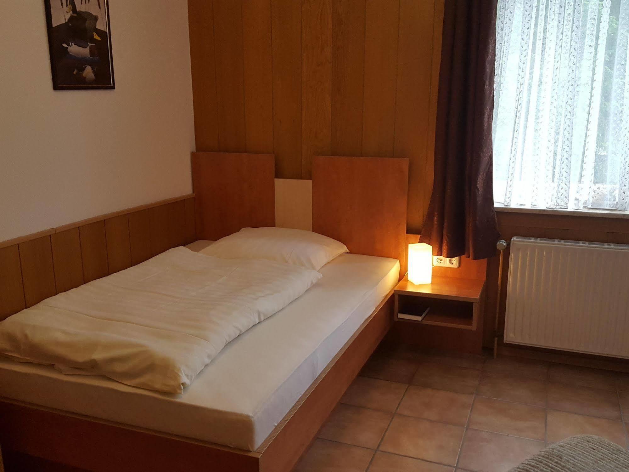 Waldhotel Zur Holzmuhle Eldagsen Exterior photo